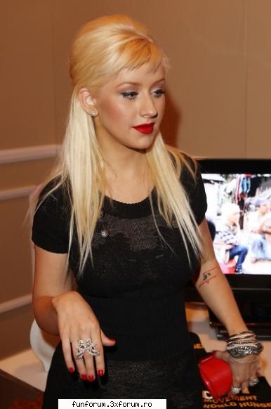 Christina Aguilera reprezintă forţa feminină - Christina Aguilera a f - Stiri din lumea mondena